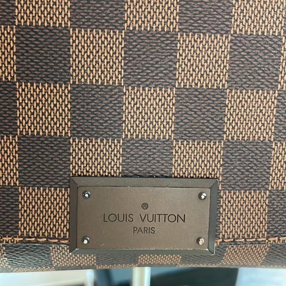Louis Vuitton IMMACULATE and RARE Damier Ebene Crossbody Bag - Picture 2 of 14